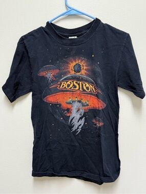 Boston Rock Band Vintage Flying Saucers Men’s slim fit Sz Sm T-shirt